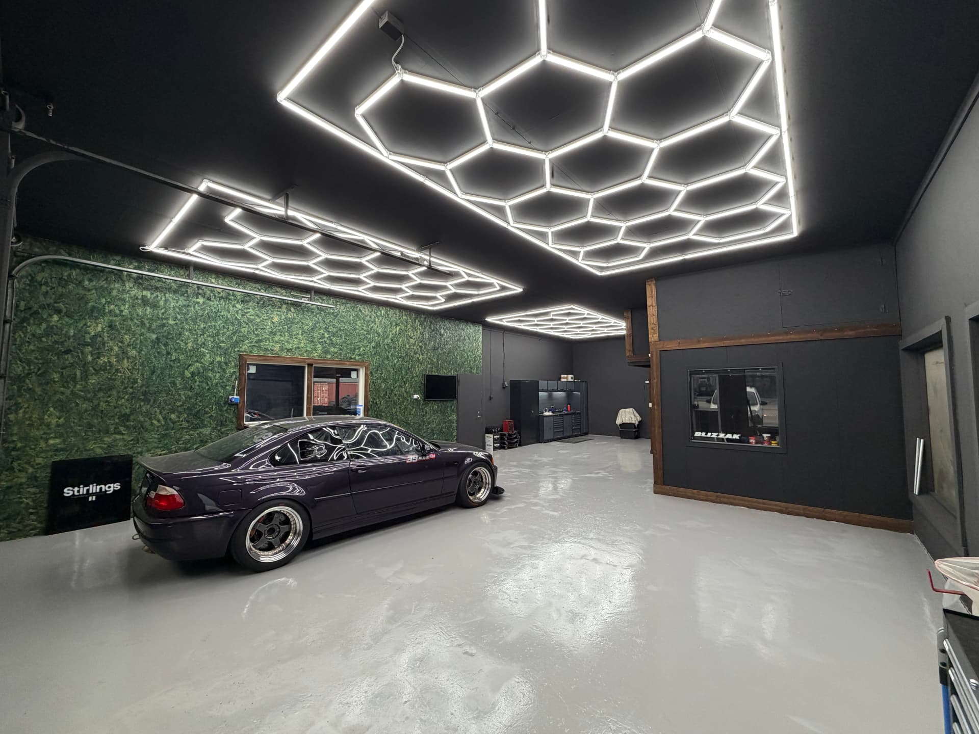 JAAS showroom med hexagon-lys