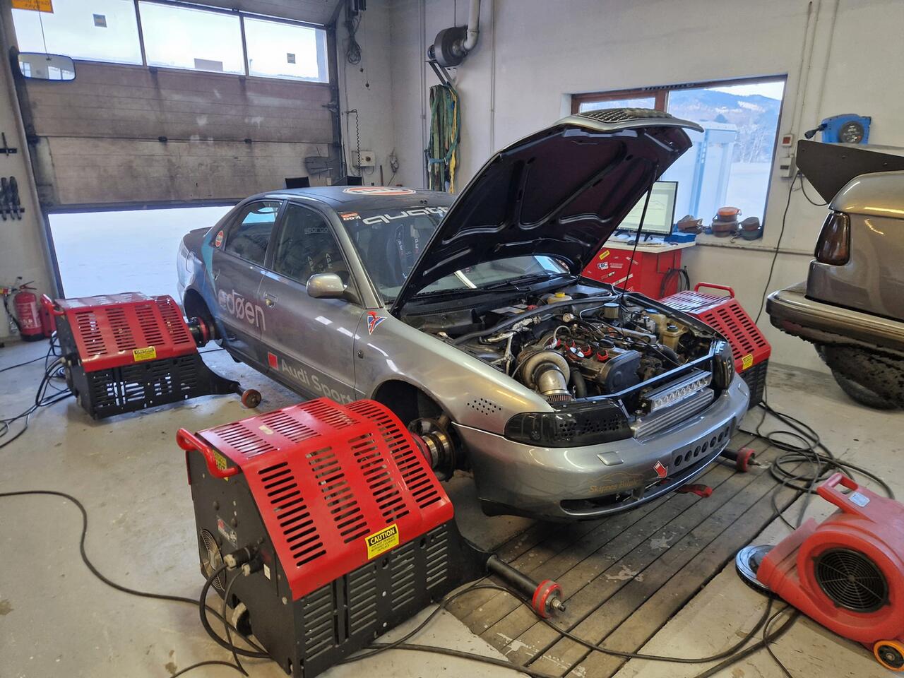 Audi A4 quattro — 4WD