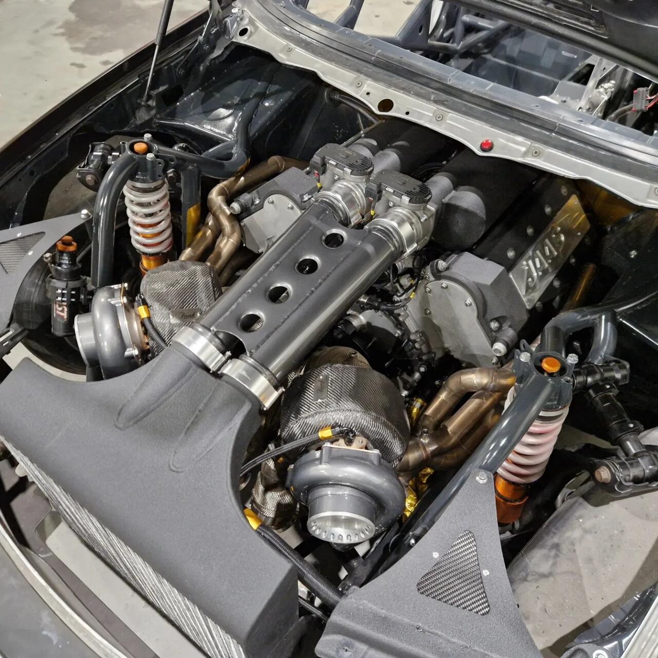 Twin-turbo V-motorrom