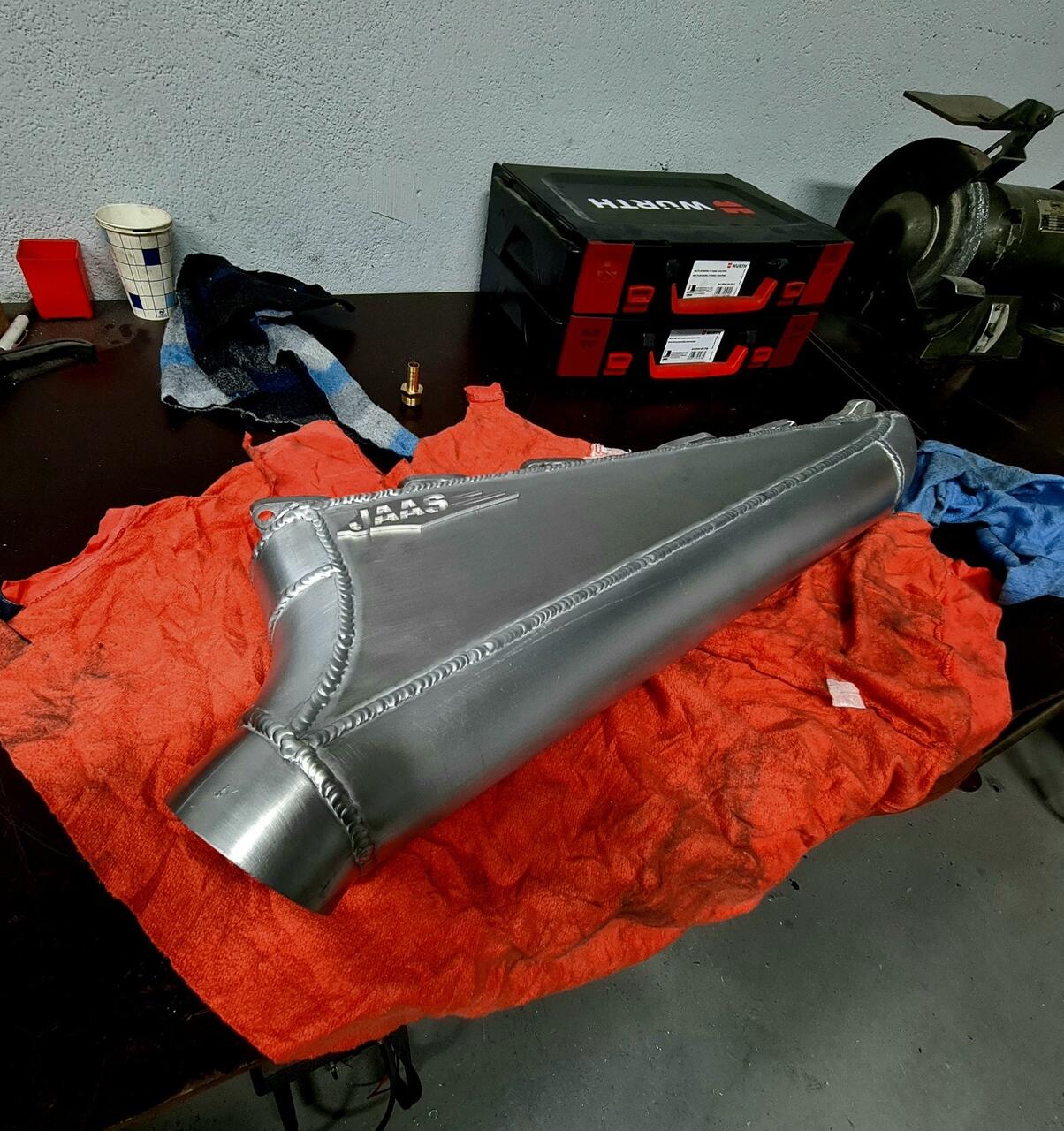 JAAS plenum — gravert finish