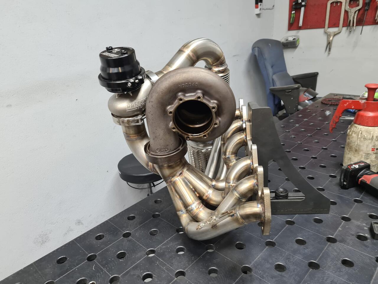 Precision turbo-manifold